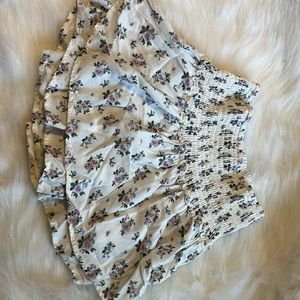 Floral, high rise skirt.